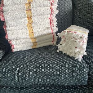 Pioneer Woman towels. 5 hand towels, 10 bath towels. Sculpted Stripe pattern
